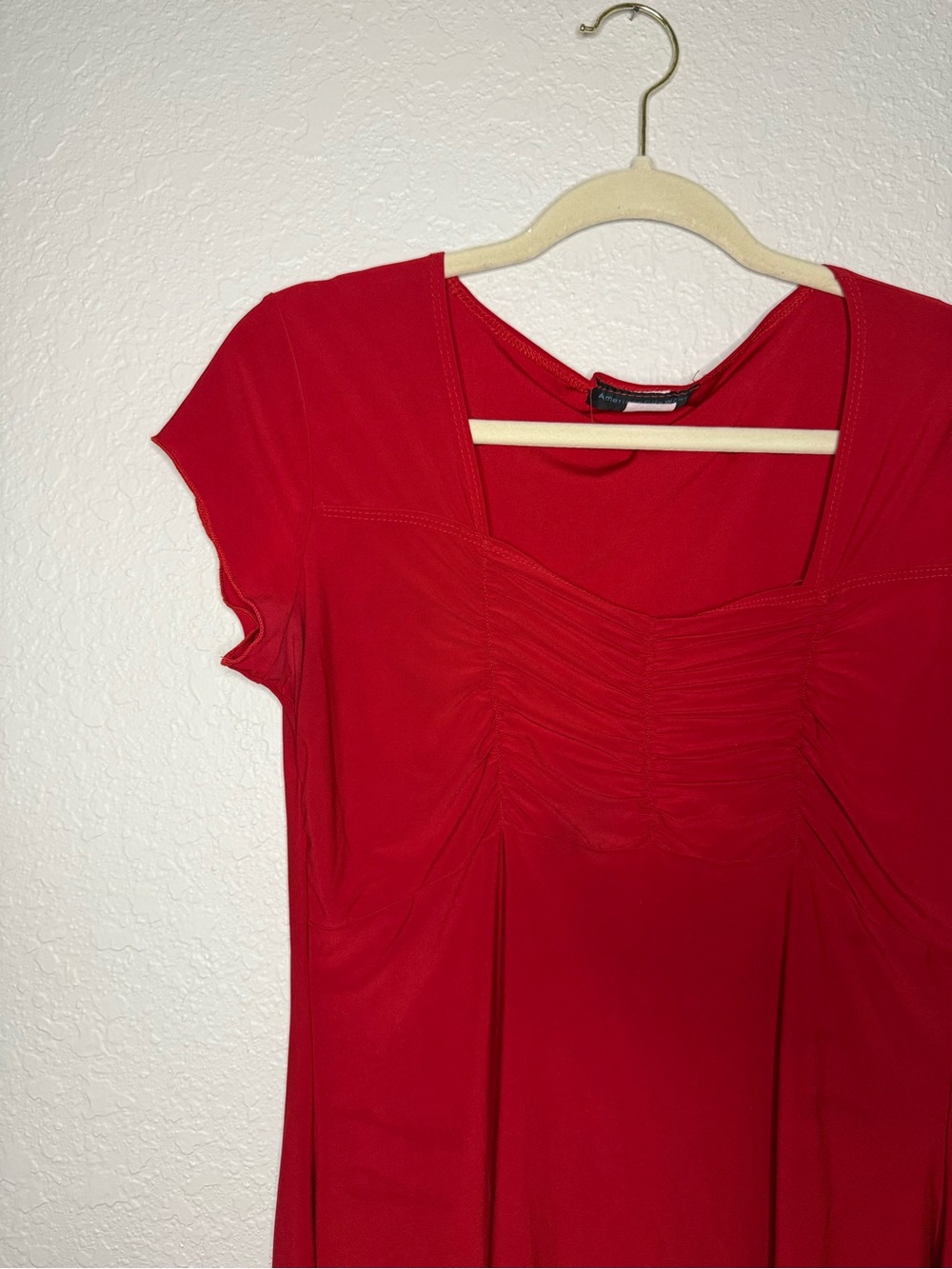 Whimsey Ruched Top - Picture 3 of 5